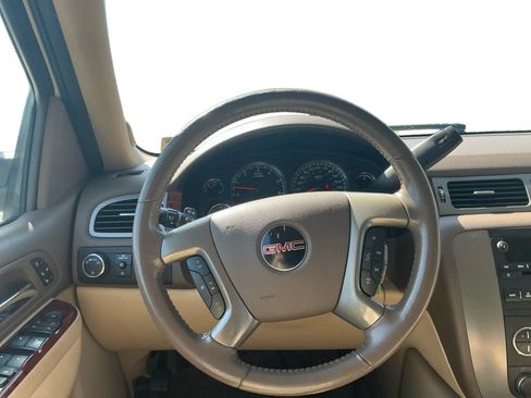 Used 2011 GMC Yukon SLT w/ SLT-2 Equipment Package AWD/4WD image 12