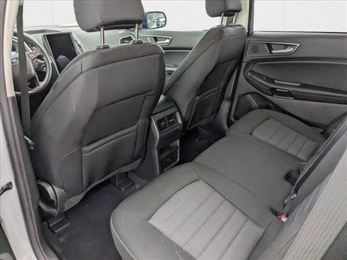 New 2024 Ford Edge SE image 8