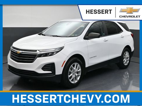 Used 2022 Chevrolet Equinox LS w/ LS Convenience Package AWD/4WD image 1