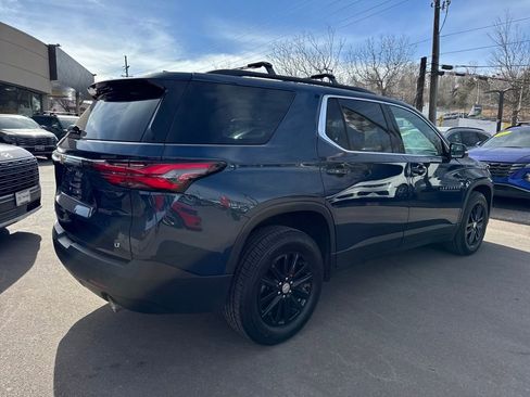 Used 2022 Chevrolet Traverse LT image 9