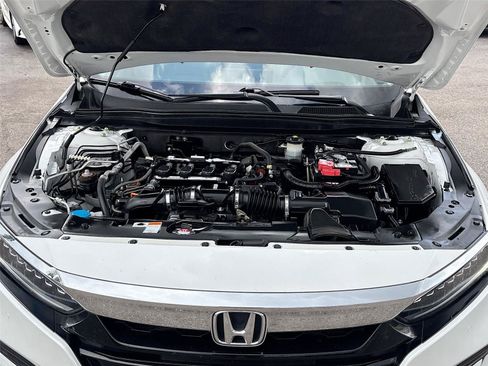 Used 2018 Honda Accord Touring image 31