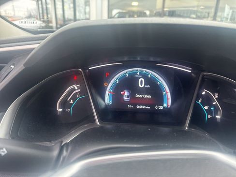 Used 2018 Honda Civic EX image 2