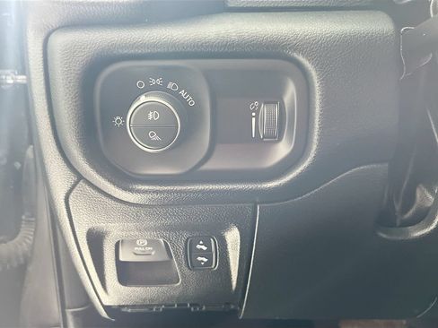 Used 2022 RAM 1500 Big Horn AWD/4WD image 10