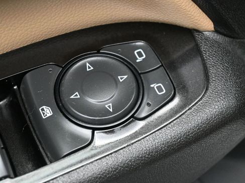 Used 2022 Chevrolet Equinox Premier FWD image 14