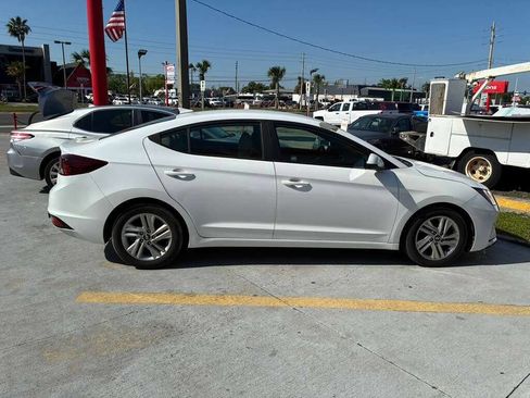 Used 2019 Hyundai Elantra SEL w/ Cargo Package image 4