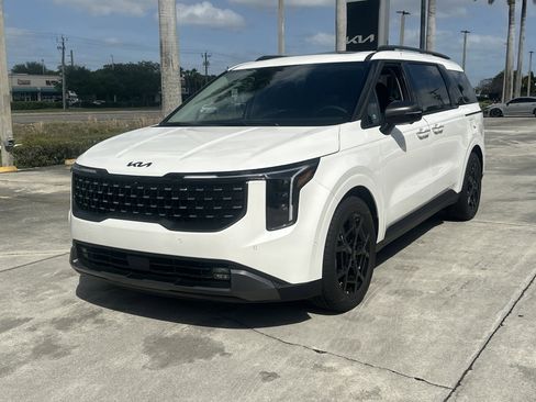 New 2026 Kia Carnival SX FWD image 2