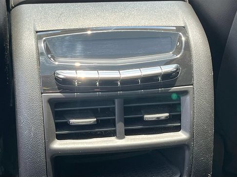 Used 2018 Cadillac XT5 Premium Luxury FWD image 28