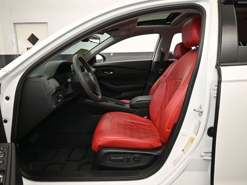 Used 2024 Honda Accord EX image 12