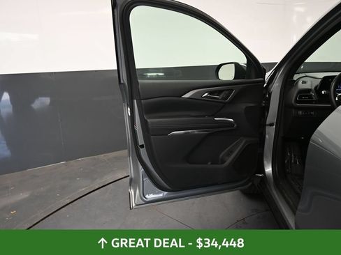 Used 2024 Chevrolet Traverse LT AWD/4WD image 28