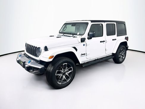 Used 2024 Jeep Wrangler Unlimited w/ Convenience Group AWD/4WD image 3