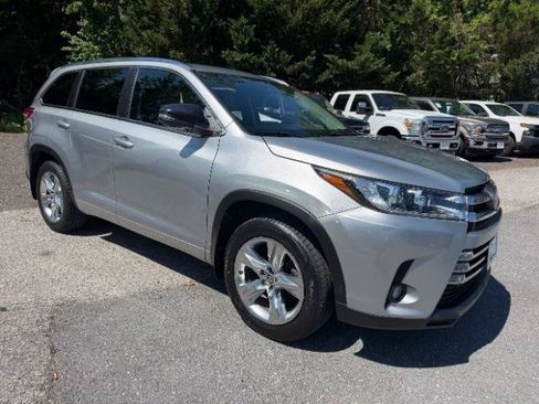 Used 2017 Toyota Highlander Limited AWD/4WD image 7