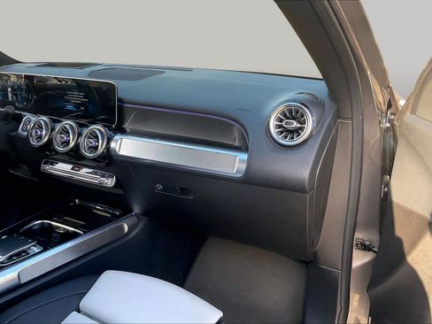 Used 2020 Mercedes-Benz GLB 250 image 19