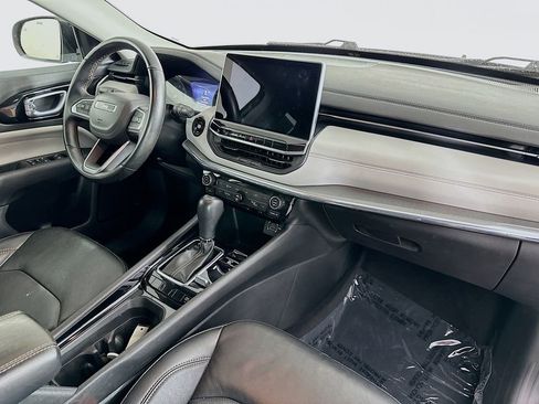 Used 2022 Jeep Compass Limited image 36