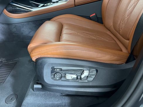 Used 2026 BMW X7 M60i image 19