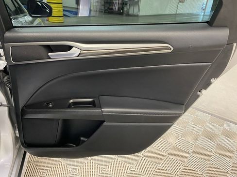 Used 2017 Ford Fusion SE image 15