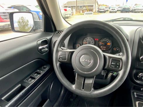 Used 2016 Jeep Patriot Sport w/ Power Value Group image 37