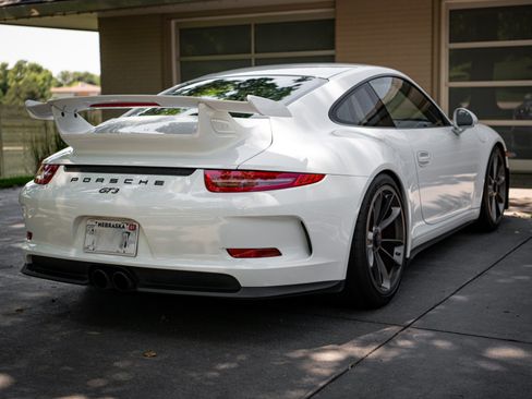 Used 2015 Porsche 911 GT3 RWD image 8