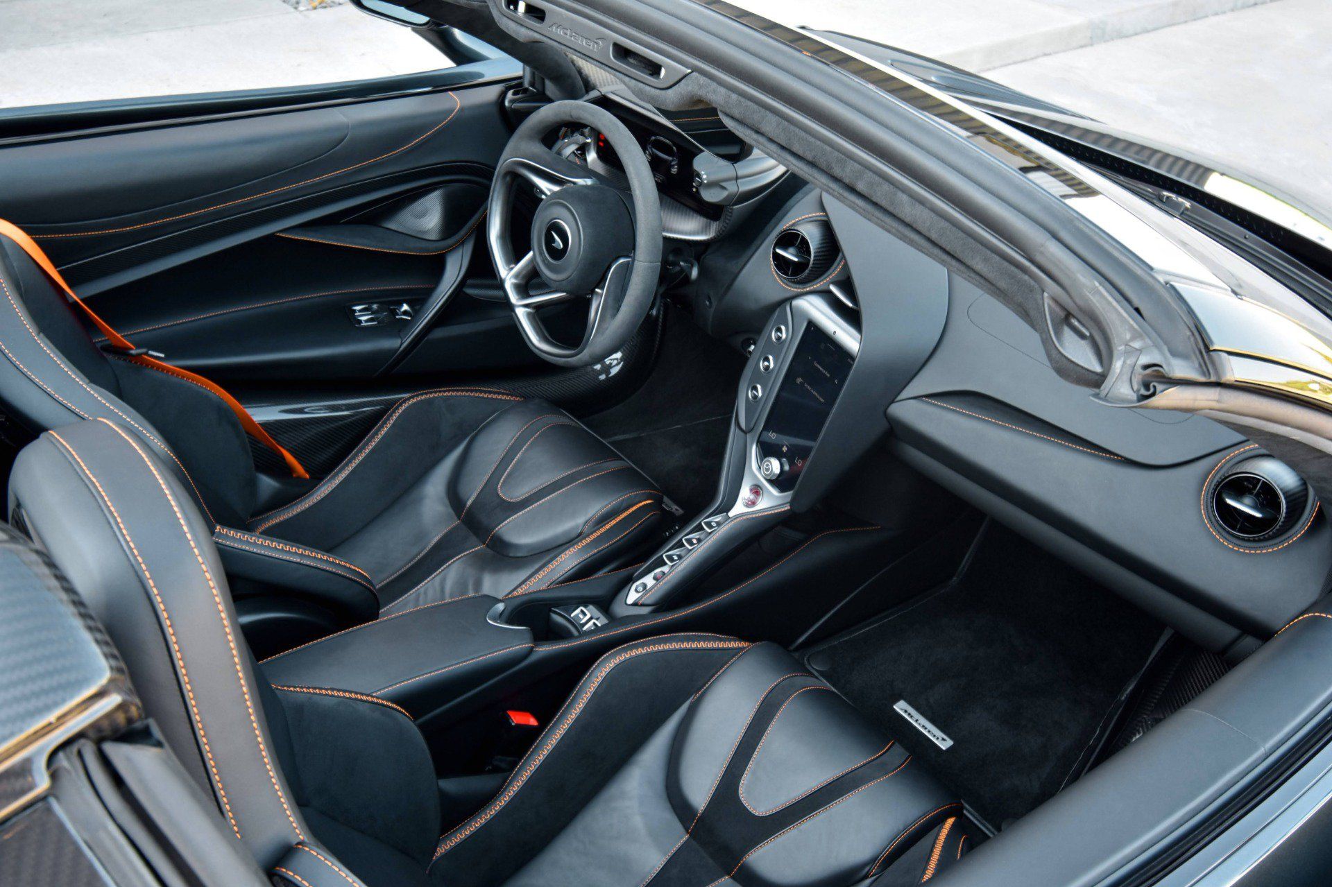 Used 2024 McLaren 750S Spider RWD image 17