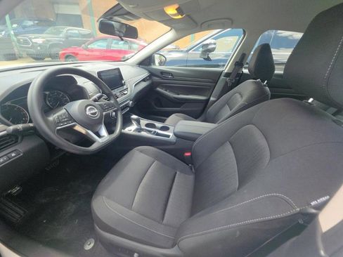 Used 2026 Nissan Altima 2.5 SV FWD image 4