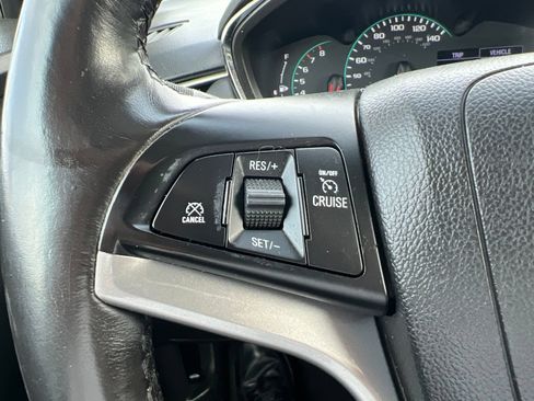 Used 2019 Chevrolet Trax LT FWD image 12