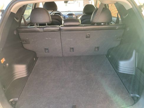 Used 2011 Hyundai Tucson GLS image 14