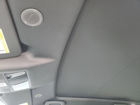 New 2025 Land Rover Discovery Sport Dynamic SE image 25