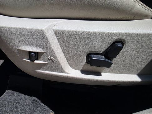 Used 2005 Dodge Magnum R/T w/ Convenience Group II RWD image 13