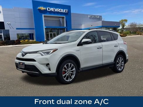 Used 2017 Toyota RAV4 Limited image 4