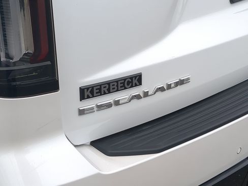 Certified 2024 Cadillac Escalade Premium Luxury Platinum AWD/4WD image 31