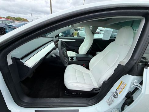 Used 2023 Tesla Model 3 Standard Range image 8