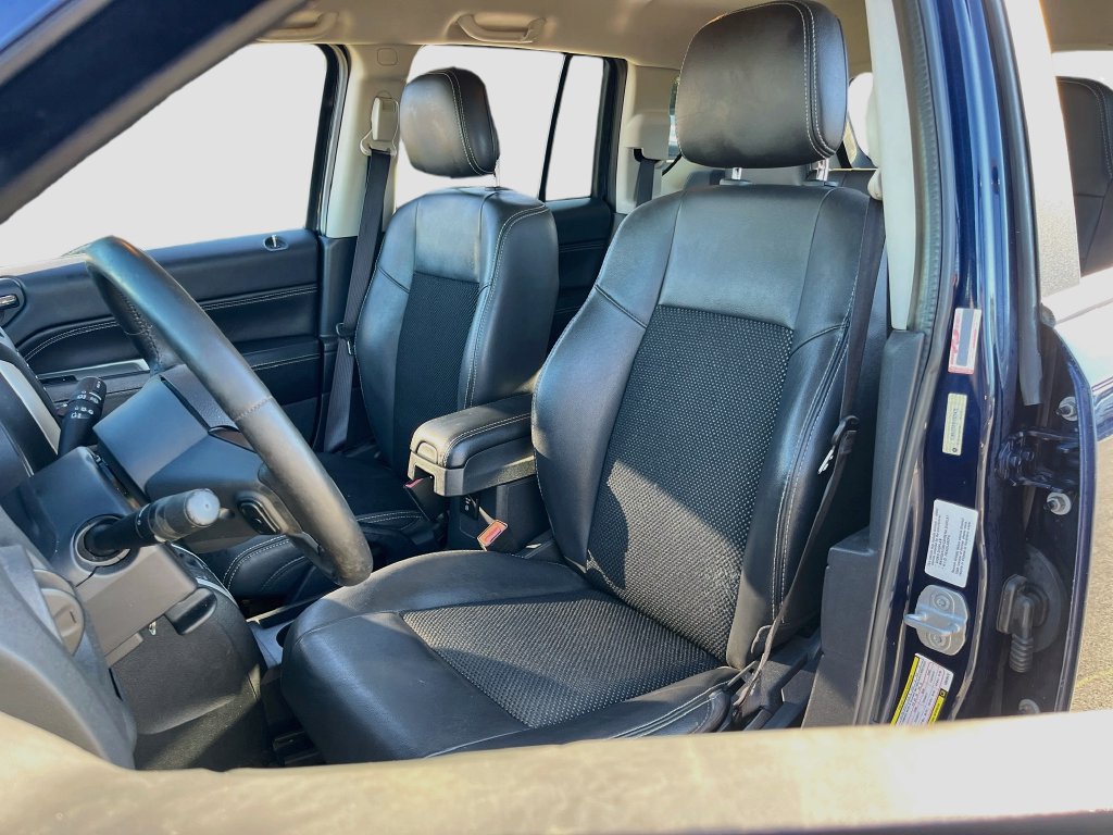 Used 2014 Jeep Compass Latitude FWD image 19