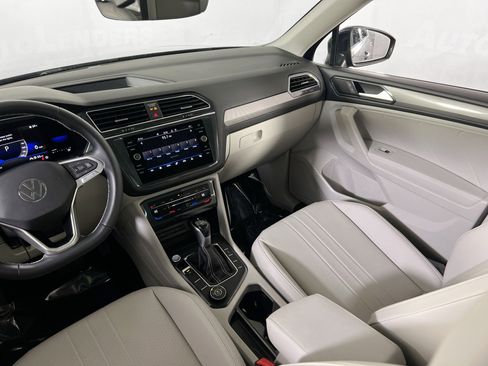 Used 2022 Volkswagen Tiguan SE image 23