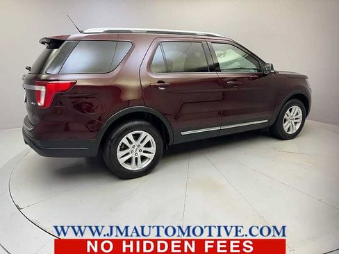 Used 2018 Ford Explorer XLT w/ Equipment Group 202A AWD/4WD image 5