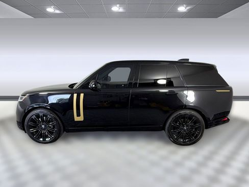 Used 2024 Land Rover Range Rover SE AWD/4WD image 2