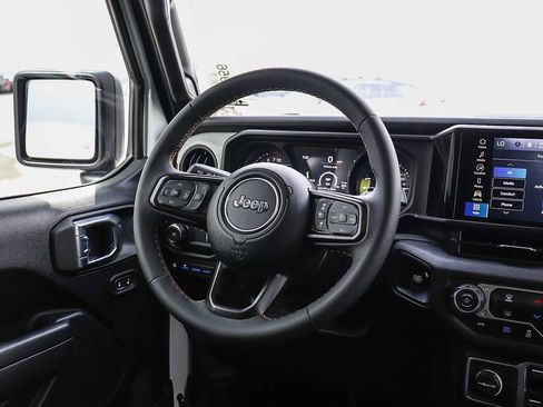 Used 2024 Jeep Wrangler Sport S image 16