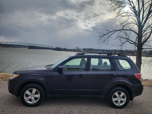 Used 2013 Subaru Forester 2.5X image 2