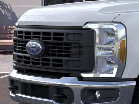 New 2026 Ford F250 XL AWD/4WD image 17