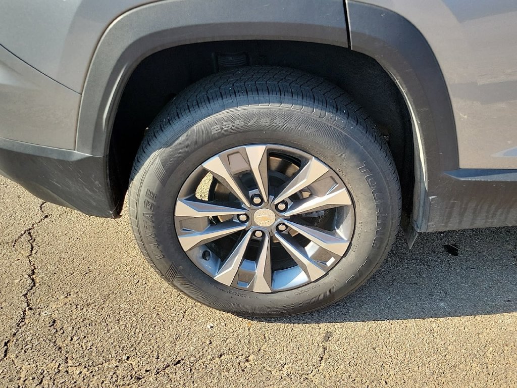 Used 2025 Chevrolet Equinox LT AWD/4WD image 7