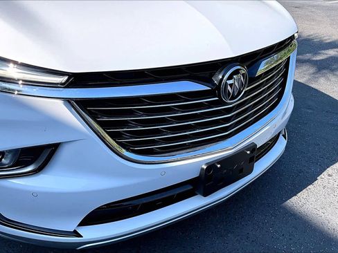 Used 2023 Buick Enclave Essence image 29