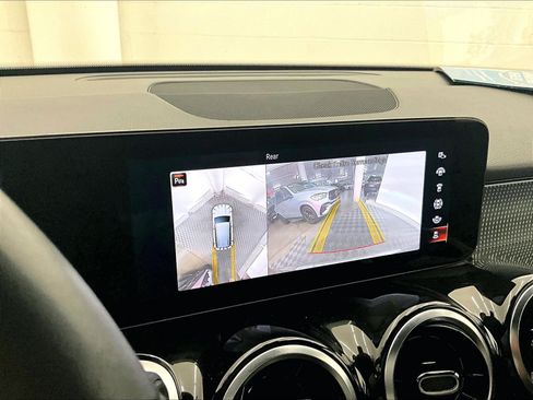 Certified 2022 Mercedes-Benz GLB 250 4MATIC image 29
