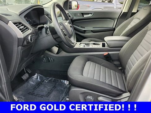 Used 2024 Ford Edge SE w/ Black Appearance Package image 9