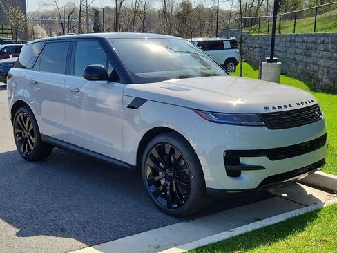 New 2026 Land Rover Range Rover Sport SE AWD/4WD image 10