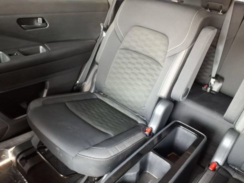 Used 2024 Nissan Pathfinder SV w/ SV Premium Package FWD image 16