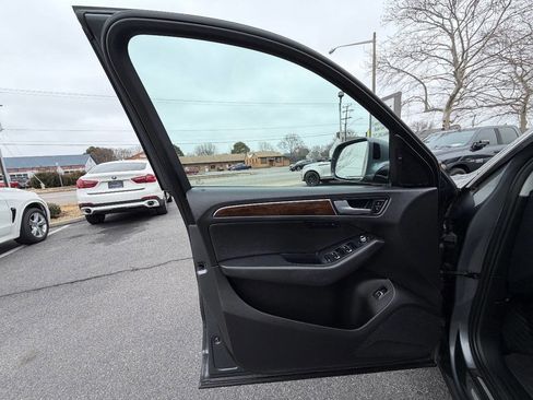 Used 2015 Audi Q5 2.0T Premium Plus w/ Technology Package image 7