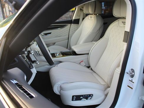 Used 2021 Bentley Flying Spur W12 AWD/4WD image 28