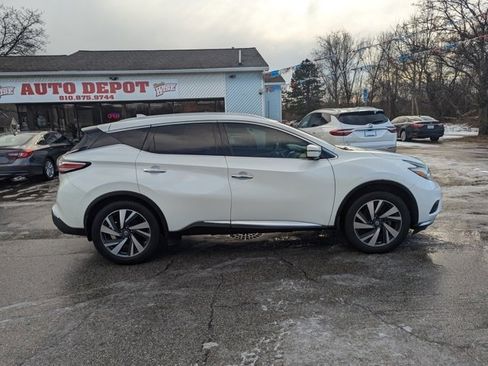 Used 2017 Nissan Murano Platinum image 2