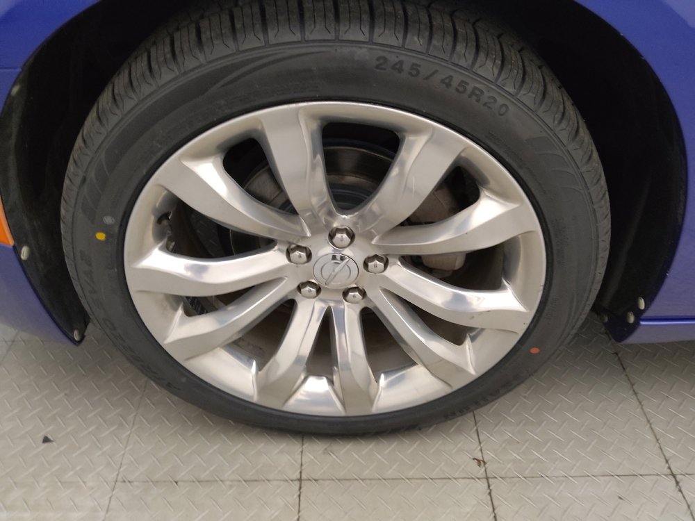 Used 2019 Chrysler 300 Limited RWD image 31