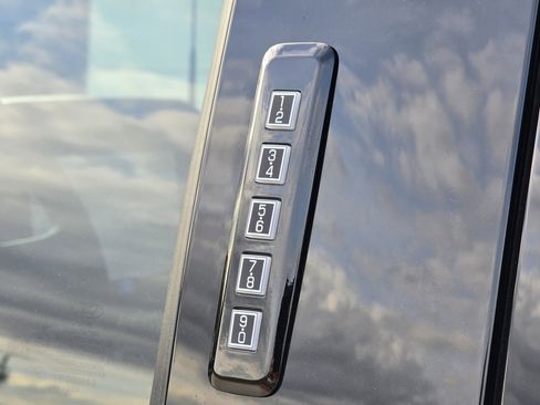 Used 2024 Ford F150 Platinum w/ FX4 Off-Road Package image 10