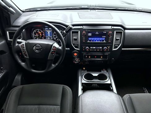 Used 2019 Nissan Titan SV w/ SV Convenience Package image 12