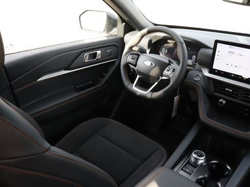 New 2026 Ford Explorer Tremor w/ Tremor Convenience Package image 11